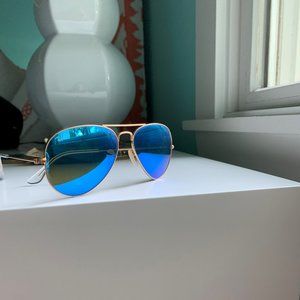 Gently used Ray-ban aviator sunglasses